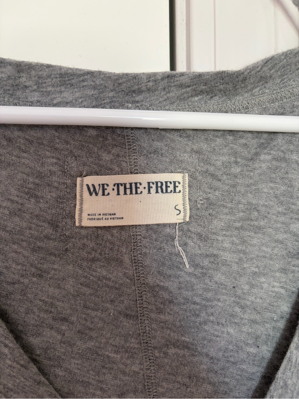 We The Free Gray V-Neck Tee Top - Picture 2 of 4